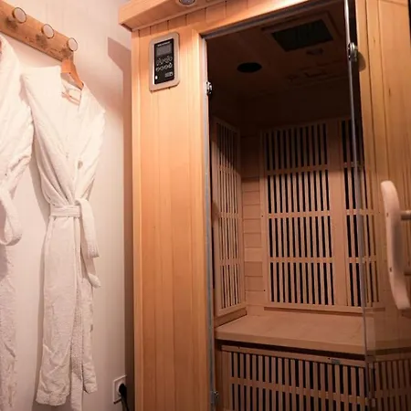 Le Tulum - Jacuzzi & Sauna アパート *