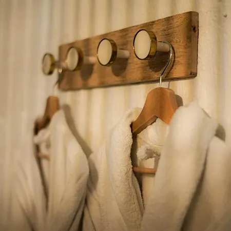 Le Tulum - Jacuzzi & Sauna ルーアン