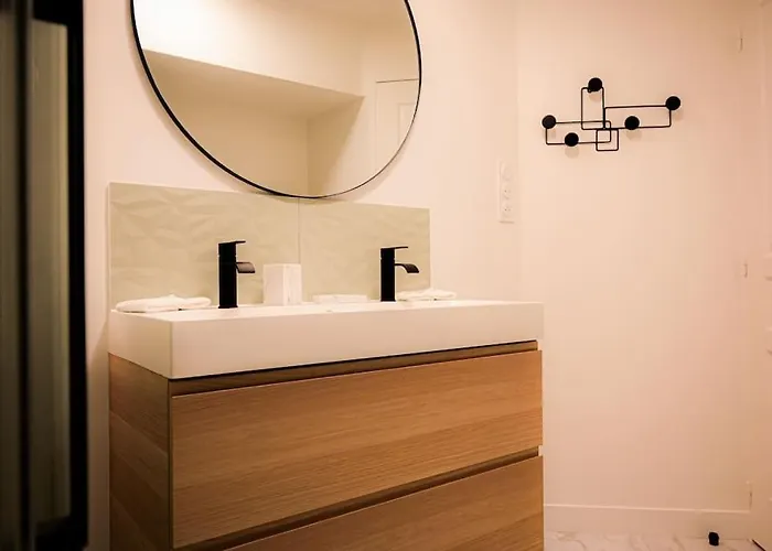 Le Tulum - Jacuzzi & Sauna Apartment *